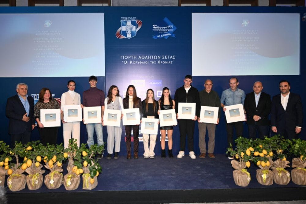 Τιμή, συγκίνηση και υπερηφάνεια στη γιορτή του ΣΕΓΑΣ στο Στάδιο Ειρήνης και Φιλίας runbeat.gr